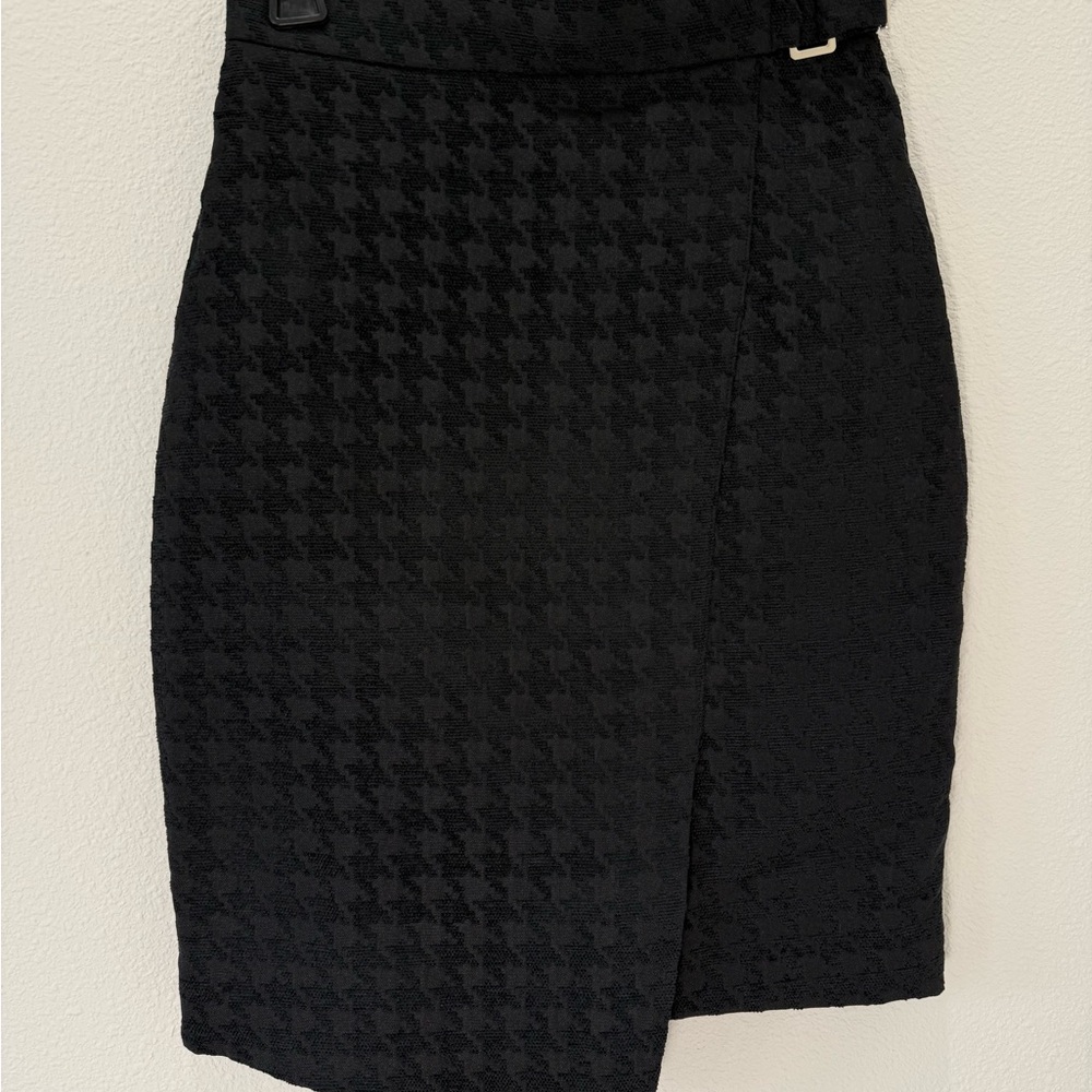 H&M Black Textured Pencil Skirt size 6